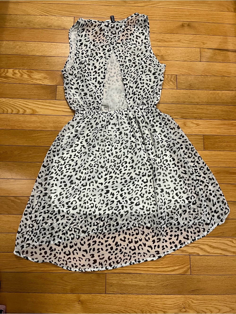 Women’s H&M White Leopard Print Sleeveless Dress